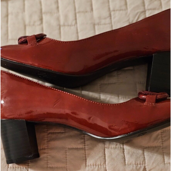 NWOB East 5th Rust Colored Pump Closed Toe Stacked heel SZ 7 1/2 M - Picture 2 of 4